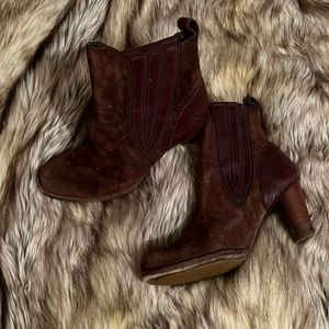 Vintage heeled ugg boots